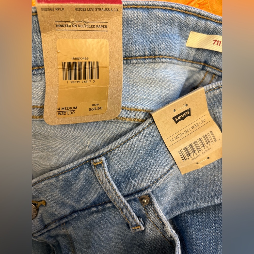Levi’s 711 Skinny Jeans - Picture 5 of 5